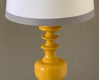 Single Yellow Lamp		
