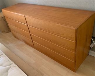 80s Copenhagen dresser6 Drawer Dresser	28x67.5x18in	HxWxD
