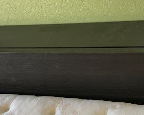 Dark Wood Contemporary Queen sz Bed	31x67x97	HxWxD
