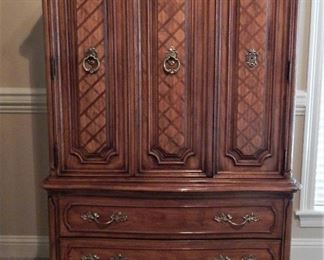Armoire chest