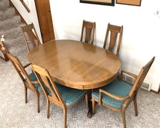 DREXEL "TRIBUNE" DINING ROOM TABLE CHAIRS & LEAVES