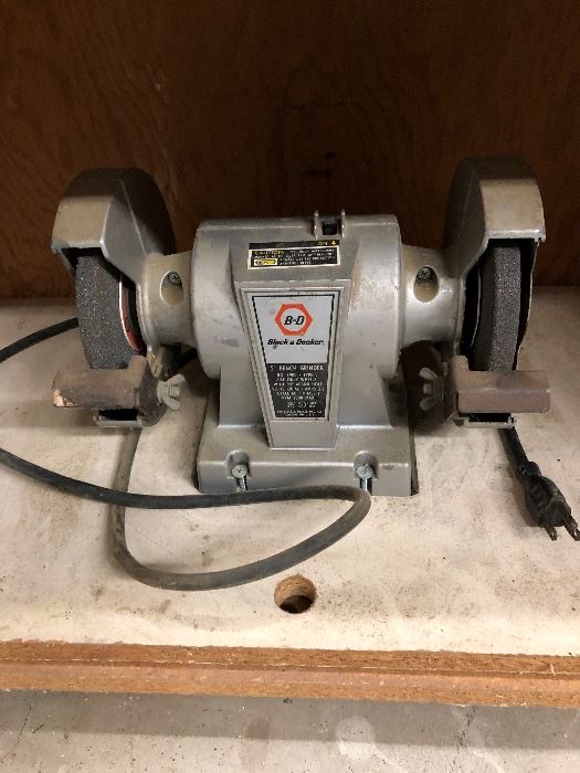 Black and Decker 5 Inch Bench Grinder, No. 7900 - Type 1