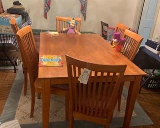 #1 dining table with 6 chairs w built in leaves 40-60x60x30  $ 275.00