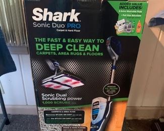 #35 shark  deep clean carpet cleaner   $ 75.00