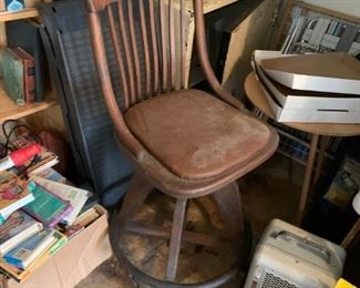 #53 antique bar stool chair w screw up top as is some leg damage  $ 25.00