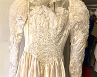 #66 vintage wedding dress size 8  $ 30.00