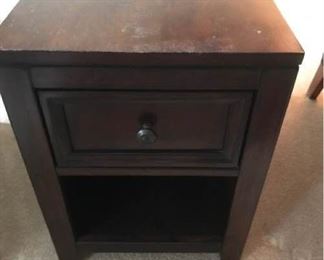 Dark brown rectangular end table https://ctbids.com/#!/description/share/340740