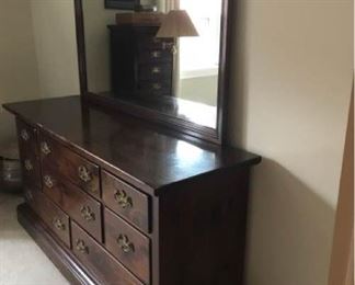 Ethan Allen three piece bedroom furniture set https://ctbids.com/#!/description/share/340742