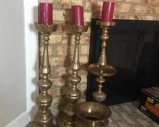 Timeless Brass candlesticks and spittoon https://ctbids.com/#!/description/share/340700