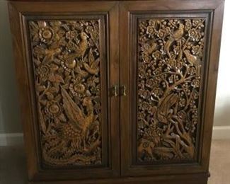 Ornate Carved Wood Bar
https://ctbids.com/#!/description/share/340709