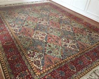 Beautiful Large area rug https://ctbids.com/#!/description/share/340876