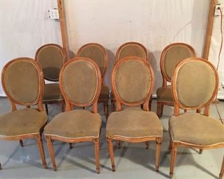 8 Upholstered Dining Room Chairs https://ctbids.com/#!/description/share/340890