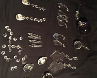 Crystal like glass pieces for chandeliers https://ctbids.com/#!/description/share/340922
