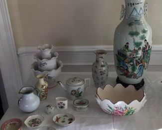 Porcelain, Pottery and Vases by Herend, Mottahedeh, Royal Worcester and more https://ctbids.com/#!/description/share/340937