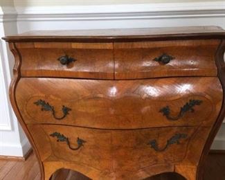 Beautiful Bombay Style Chest https://ctbids.com/#!/description/share/340944