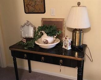 accent table with home décor goodies 