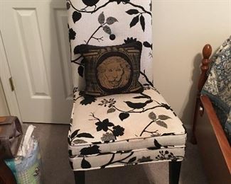 Accent chair 