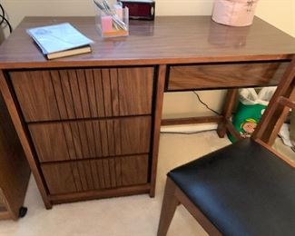 Dillingham Desk with Chair