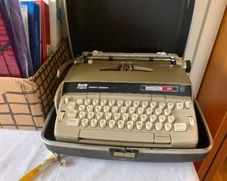 Smith Corona Elantra 110 typewriter