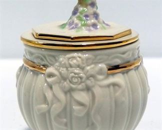 Lenox Ceramic Bud Vase With 24K Gold Accents, And A Lenox Sentiments Collection Friendship Box In Original Package