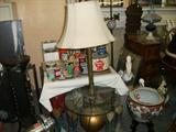 FLOOR LAMP W/GLASS TABLE
