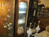 LIGHTED DISPLAY CABINET