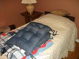 i of 2 twin beds w.mattress & Springs.