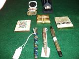 MORE COMPACS + FOUNTAIN PENS (1UNIQUE), CAMEO IN BOX (SILVER).
