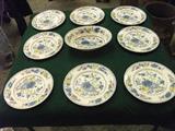 ABSOLUTELY GORGEOUS MASONS 8 PLATES & CASSEROLE (1937)
