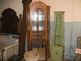 Oak Beveled Glass, 4 shelves w/plate gruves & Light. Extra Nice wall display cabinat (lighted).