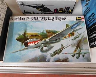 Revell Curtiss P-40 "Flying Tiger" Model Kit