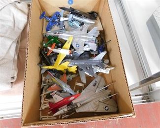 Box of Modern Ertl Medal Airplanes