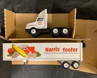 1993 Ertl Harris Teeter Tractor Trailer(Steak/Corn Graphics)