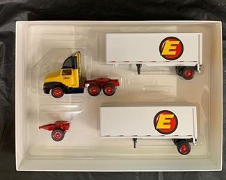 Winross Estes Tractor Trailer/Doubles(Boxed)
