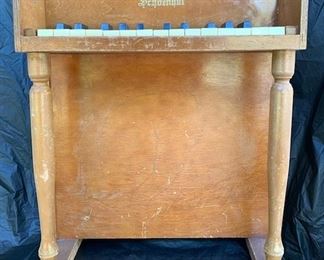 Schoenhut Childs Piano