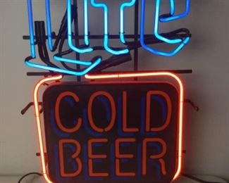 Neon Lite Cold Beer Sign https://ctbids.com/#!/description/share/338603