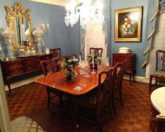 Henkel Dining Room Table, with built in hidden leaves, 10 Henredon Chippendale Chairs