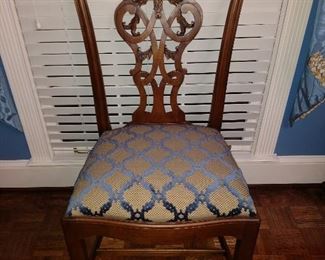 10 Henredon Chippendale Dining Chairs.  8 without arms.  All 10 sold as set