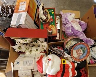 Christmas and Holiday Decorations
Pallet of Assorted Christmas and Holiday Decorations
