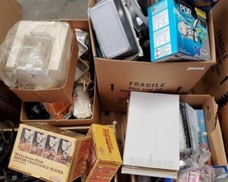 Kitchen Aid Attachments, Pressure Cooker, Coffee and More
Includes kitchen aid attachments, coffee pot, Cake pans, Knifes, Nutristeam, presure cooker, Waffle maker, pasta perfetto, Pur water purifier, onion Machine and More