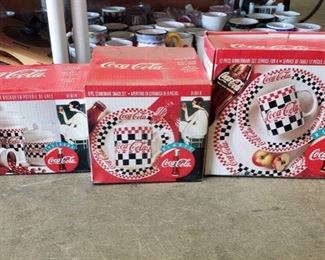 Coca Cola 8 PC. Stoneware Snack Set, Coca Cola Set of 4 Canisters, 12 PC. Coca Cola Dinnerware Set Serves For 4
Coca Cola 8 PC. Stoneware Snack Set, Coca Cola Set of 4 Canisters, 12 PC. Coca Cola Dinnerware Set Serves For 4