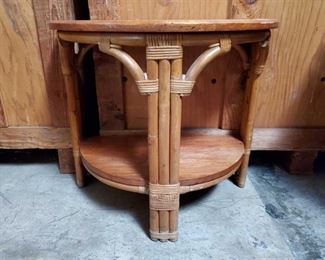 Side table
Measures approx 14"x25"x22"