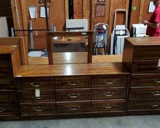 Bedroom Dressers and Mirror
Dressers Measure approx 18"x66"x30",18"x36"x47" and 16"x23"x22" Mirror measures approx 29"x25"
