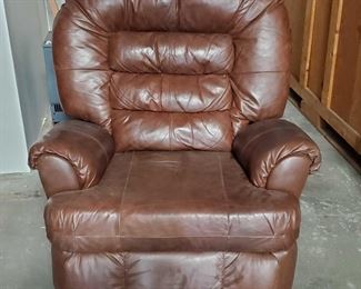 Leather Recliner
Measures approx 35"x42"x43"