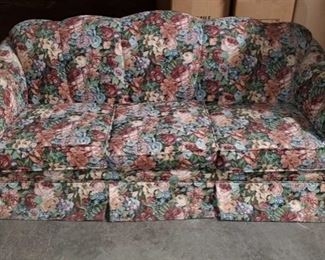 Floral Pattern Couch
Measures approx 36"x82"x31"