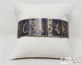 .925 Sterling Silver Bracelet, Weighs Approx 35.5g
.925 Sterling Silver Bracelet, Weighs Approx 35.5
