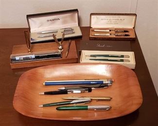 Lot of Pens ~ Many Different Sets