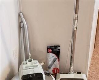 Hoover Celebrity QS Canister Vacuum w/Accessories ~ Works