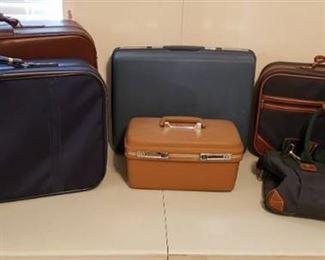 Lot of Luggage ~ 2 Jaguar Soft side, 2 Samsonite Hard side and 2 Other Larger Soft side