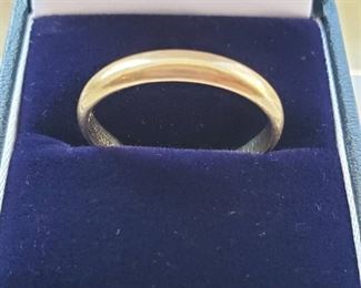 14k Gold Ring Band ~ 3.5g ~ Size Between 9 ~ 10